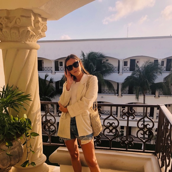 Meet your Posher, Bryn - Picture 1 of 1